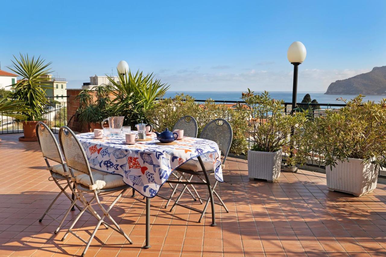 Attico Cielo E Mare Apartment Spotorno Exterior photo