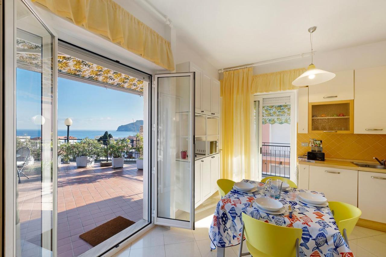 Attico Cielo E Mare Apartment Spotorno Exterior photo