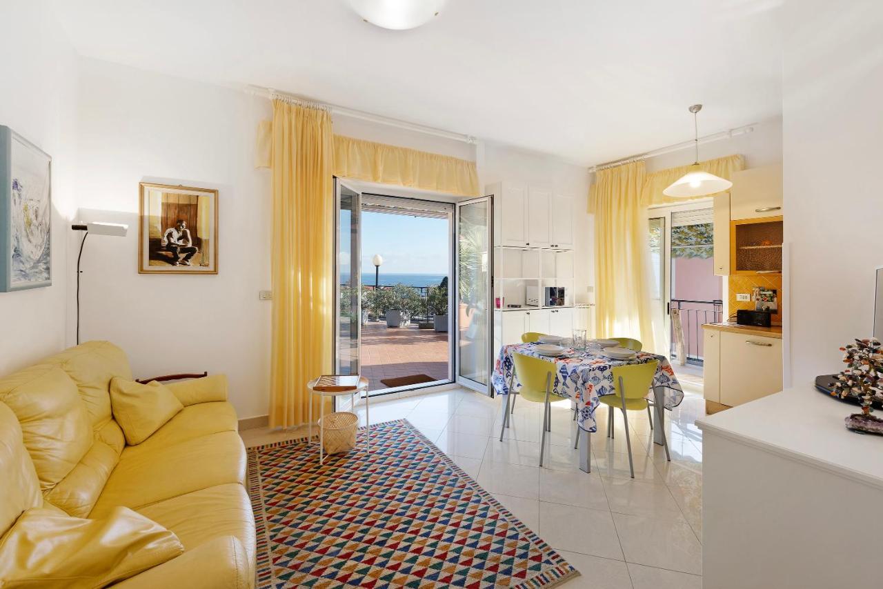 Attico Cielo E Mare Apartment Spotorno Exterior photo